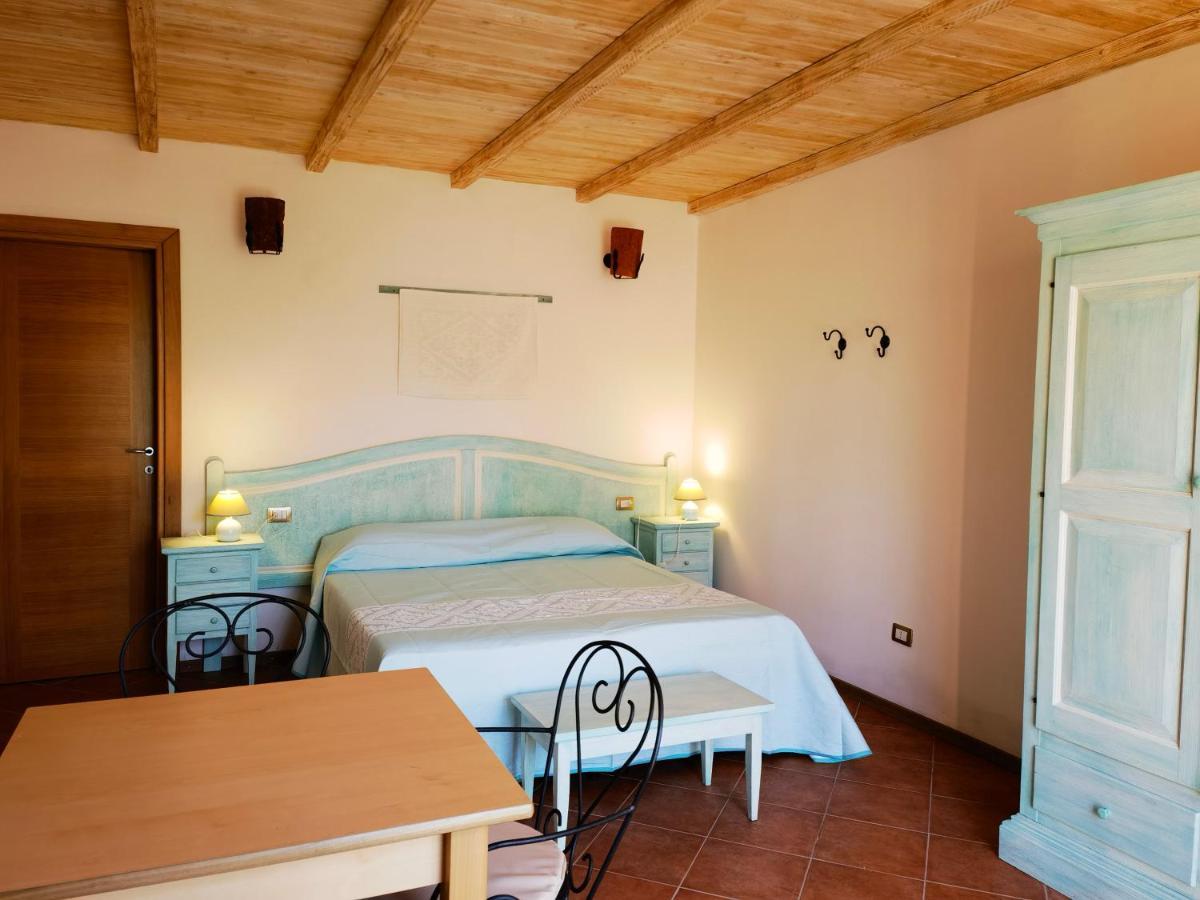 La Corte Degli Ulivi - Albergo Rurale Tresnuraghes Dış mekan fotoğraf